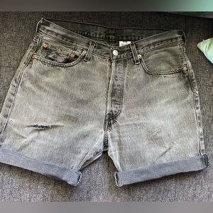 Levi’s Jean  distressed red tab short